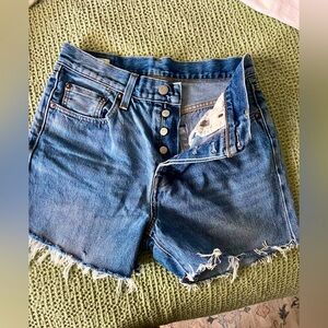 Women’s High Rise Levi’s Jean Shorts